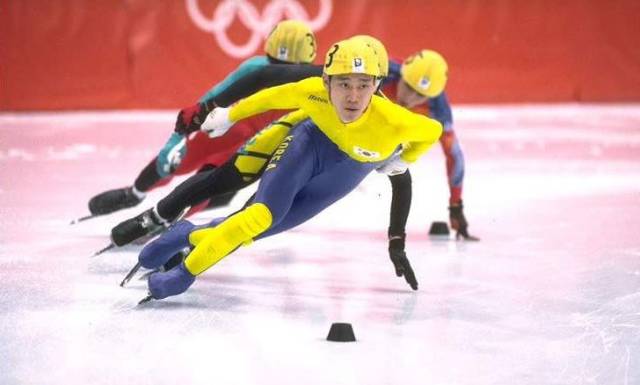 9次扑救力保零封，弗莱肯当选曼城vs勒沃库森全场最佳